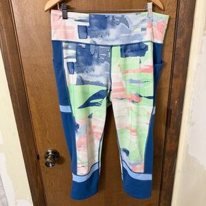 tek gear 1X Navy, Mint & Coral Abstract Capri Leggings w/side pockets